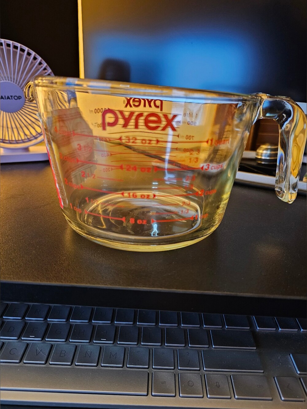 Pyrex Glass Measuring Cup - Picture 2 of 2